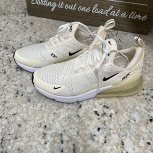 Nike Women’s Air Max 270 Sail/Black- Coconut Milk Sneakers EUC